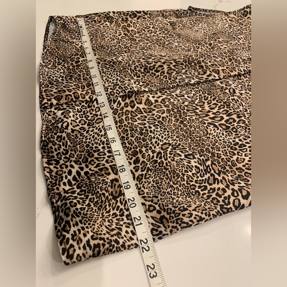 Tahari Leopard Animal Print Shirt Draped Sleeveless Blouse Women’s Size Medium. - Picture 5 of 11